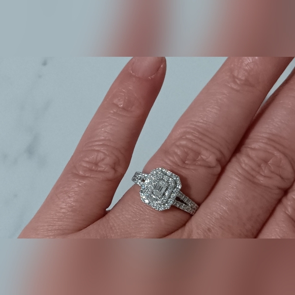 10K White Gold Natural Diamond Ring - Picture 7 of 8